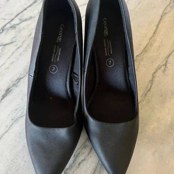 Heels - Picture 2 of 2